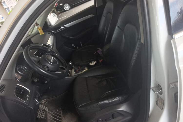 Used Audi Q3 2012 35 TFSI quattro Comfort Model Left Front Seat