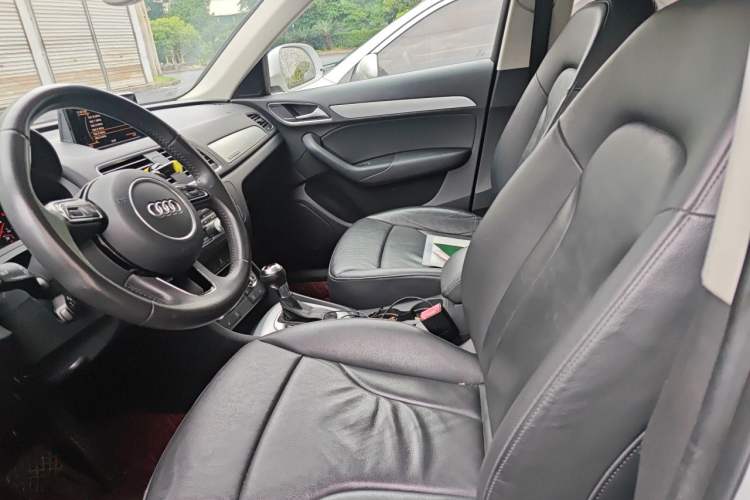 Used Audi Q3 2012 35 TFSI quattro Comfort Model Left Front Seat