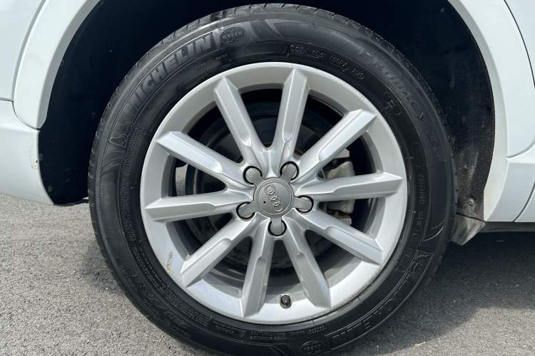 Used Audi Q3 2012 35 TFSI quattro Comfort Model Left Front Wheel Hub