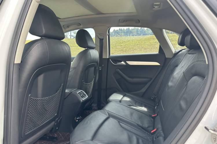 Used Audi Q3 2012 35 TFSI quattro Comfort Model Left Rear Seat