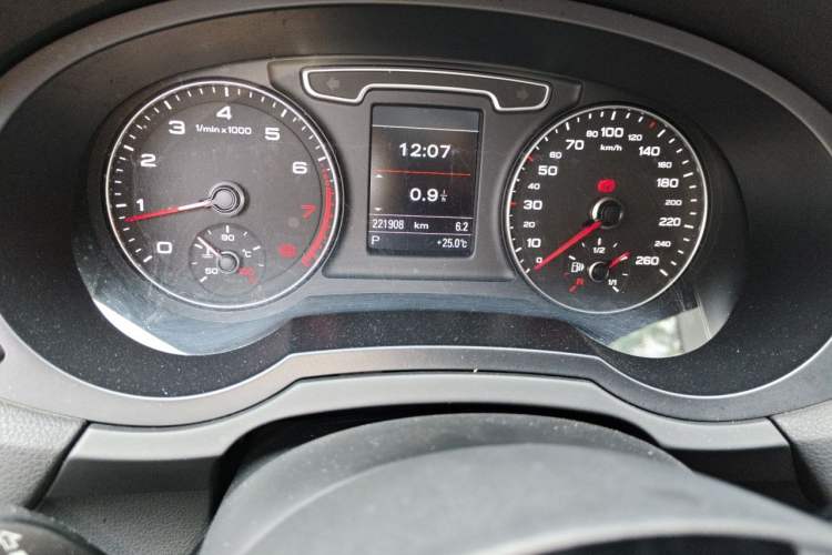 Used Audi Q3 2012 40 TFSI quattro Sport Edition Odometer Close Up