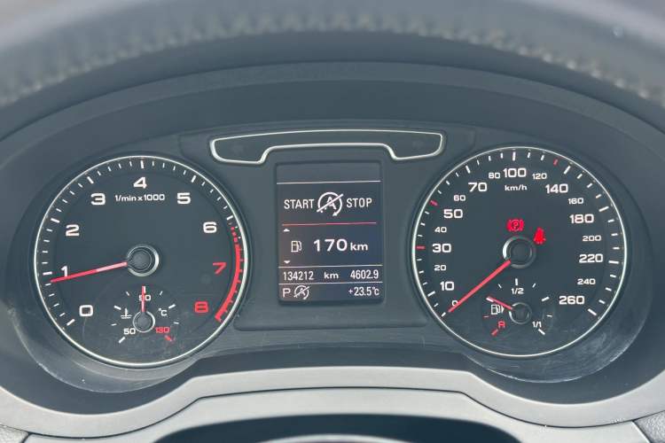 Used Audi Q3 2012 35 TFSI quattro Comfort Model Odometer Close Up