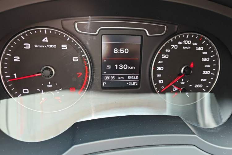 Used Audi Q3 2012 35 TFSI quattro Comfort Model Odometer Close Up