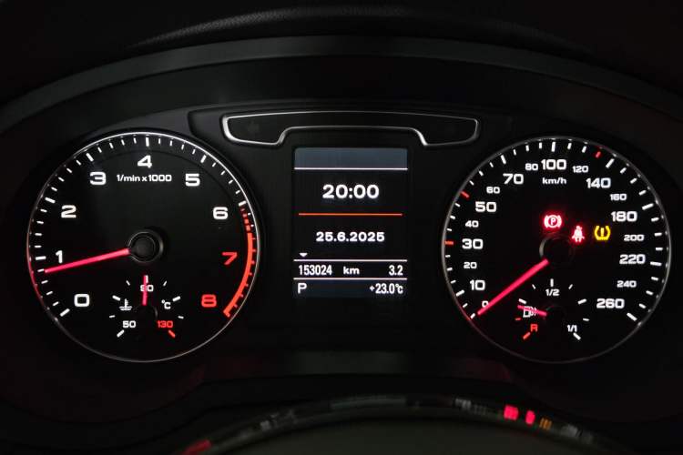Used Audi Q3 2012 35 TFSI quattro Comfort Model Odometer Close Up