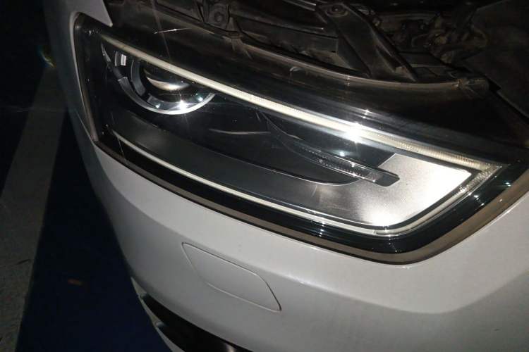 Used Audi Q3 2012 35 TFSI quattro Comfort Model Right Front Headlight