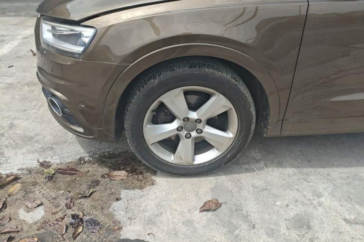 Used Audi Q3 2012 40 TFSI quattro Sport Edition Right Front Wheel Hub