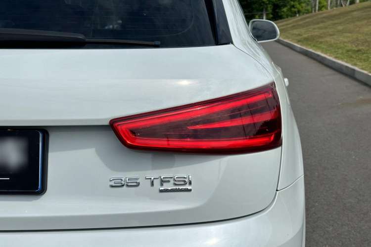 Used Audi Q3 2012 35 TFSI quattro Comfort Model Right Rear Taillight