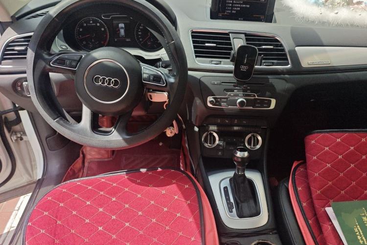 Used Audi Q3 2012 35 TFSI quattro Comfort Model Steering Wheel