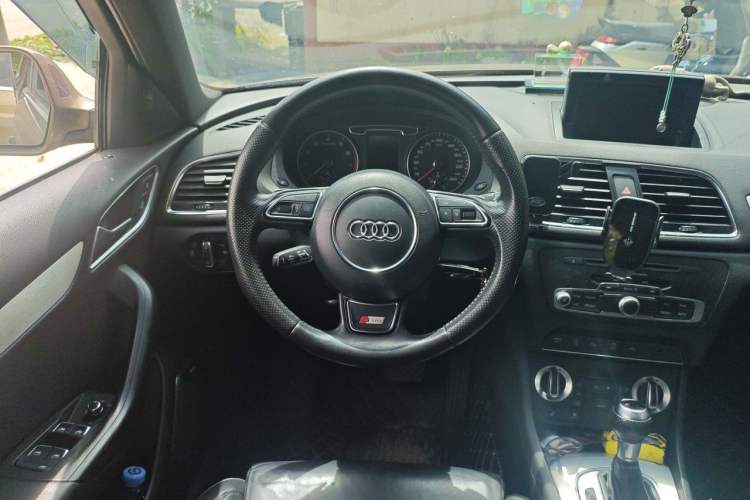Used Audi Q3 2012 40 TFSI quattro Sport Edition Steering Wheel