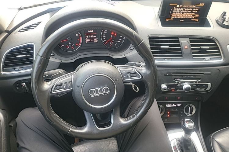 Used Audi Q3 2012 35 TFSI quattro Comfort Model Steering Wheel