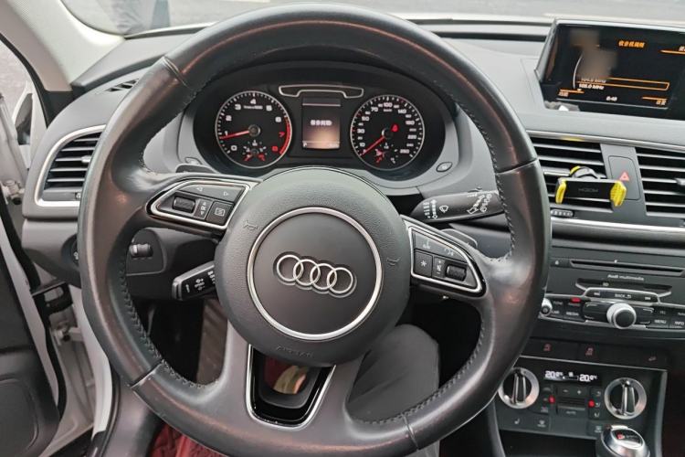 Used Audi Q3 2012 35 TFSI quattro Comfort Model Steering Wheel