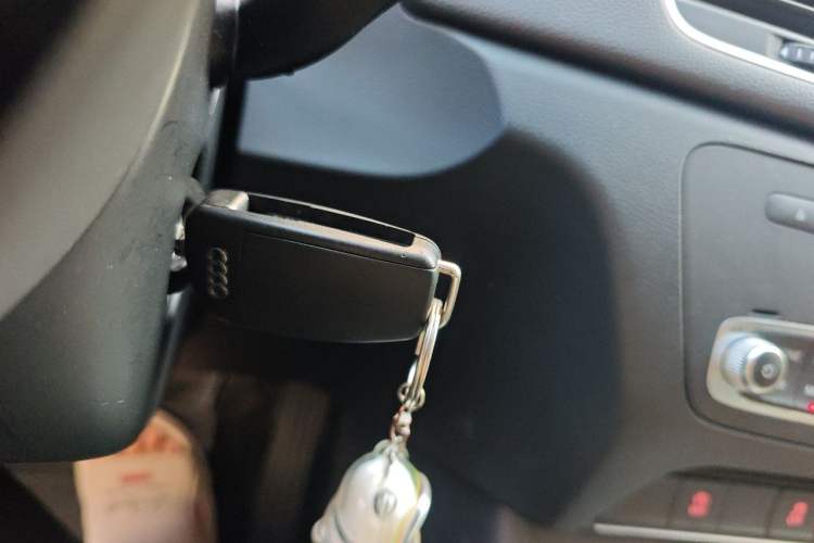 Used Audi Q3 2012 35 TFSI quattro Comfort Model Vehicle Key