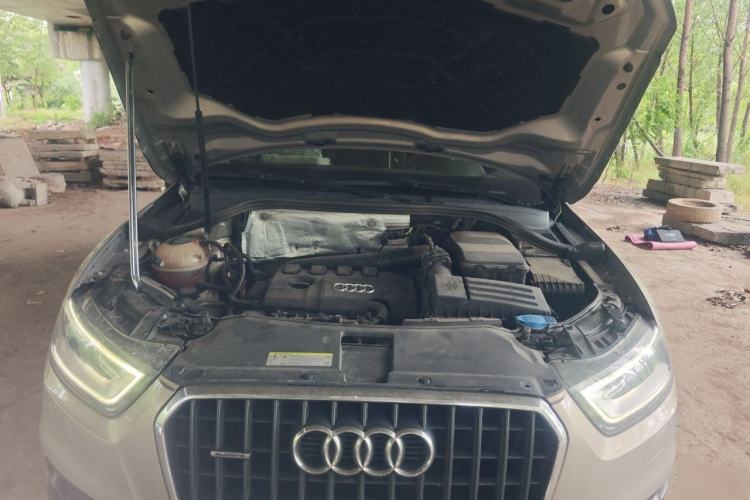 Used Audi Q3 2012 35 TFSI quattro Comfort Model Engine Bay