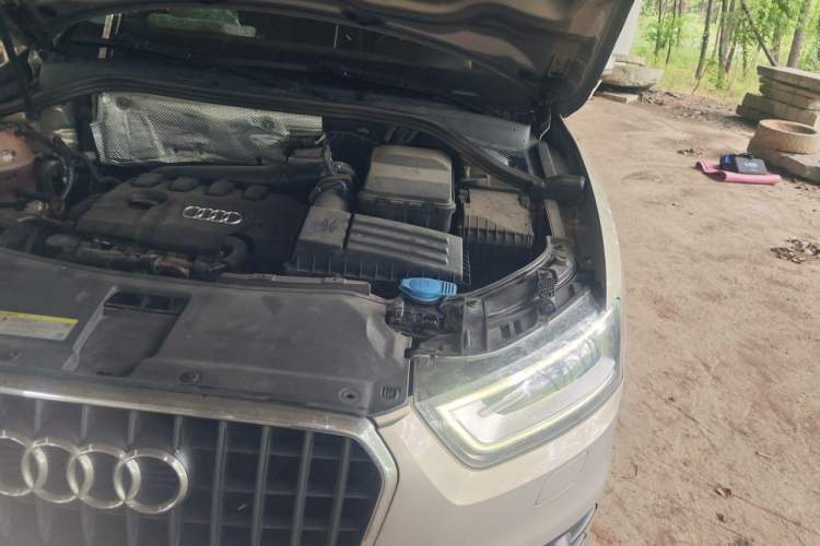 Used Audi Q3 2012 35 TFSI quattro Comfort Model Engine Bay Left