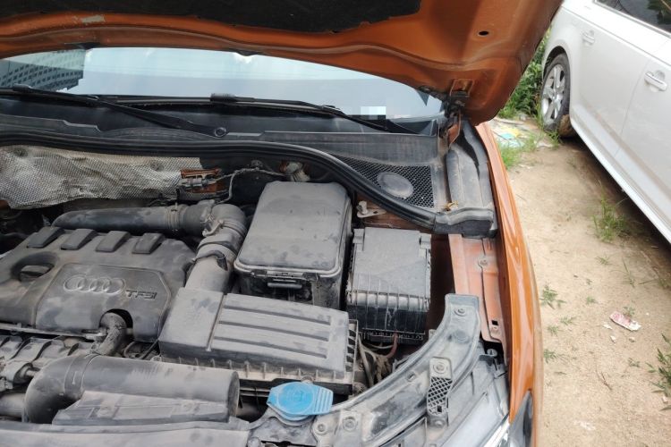 Used Audi Q3 2012 35 TFSI quattro Comfort Model Engine Bay Left