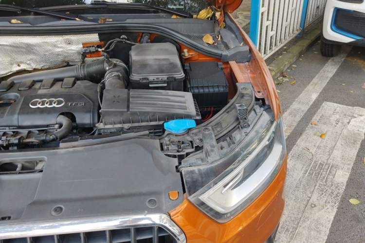 Used Audi Q3 2012 35 TFSI quattro Comfort Model Engine Bay Left