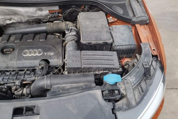 Used Audi Q3 2012 35 TFSI quattro Comfort Model Engine Bay Left