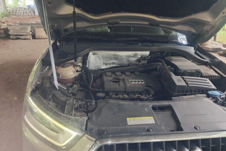 Used Audi Q3 2012 35 TFSI quattro Comfort Model Engine Bay Right