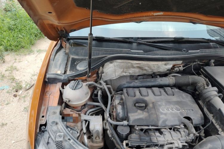Used Audi Q3 2012 35 TFSI quattro Comfort Model Engine Bay Right