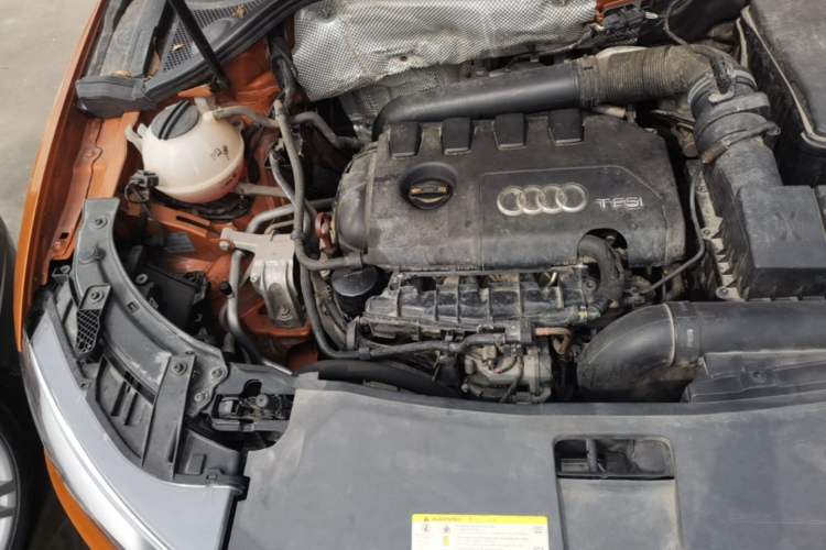 Used Audi Q3 2012 35 TFSI quattro Comfort Model Engine Bay Right