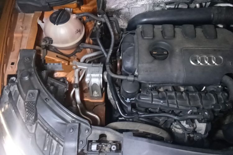 Used Audi Q3 2012 35 TFSI quattro Comfort Model Engine Bay Right