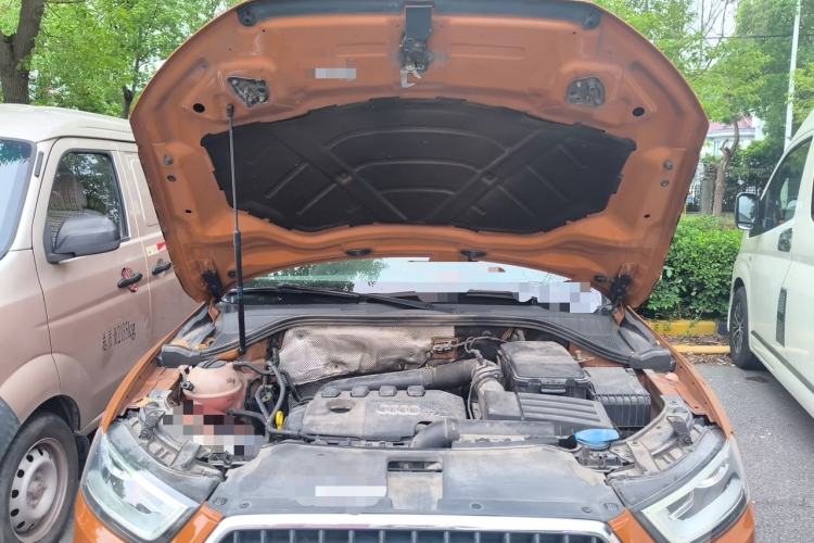 Used Audi Q3 2012 35 TFSI quattro Comfort Model Engine Bay