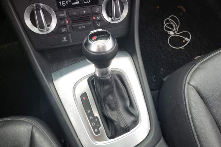 Used Audi Q3 2012 35 TFSI quattro Comfort Model Gear Lever
