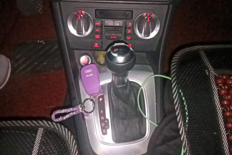 Used Audi Q3 2012 35 TFSI quattro Comfort Model Gear Lever