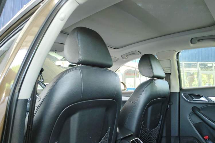 Used Audi Q3 2012 35 TFSI quattro Comfort Model Headliner
