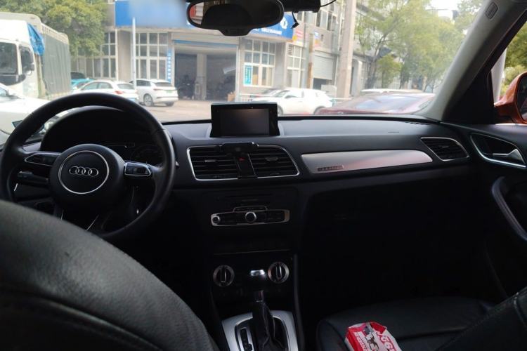 Used Audi Q3 2012 35 TFSI quattro Comfort Model Headliner