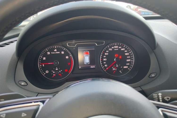 Used Audi Q3 2012 35 TFSI quattro Comfort Model Instrument Cluster