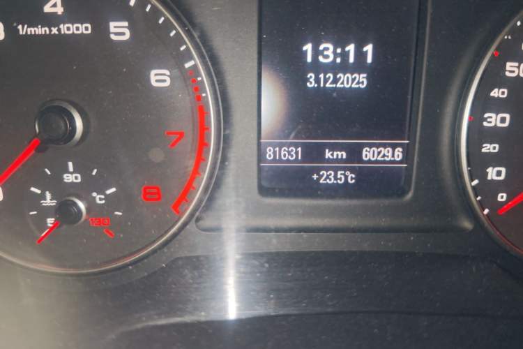 Used Audi Q3 2012 35 TFSI quattro Comfort Model Odometer Close Up