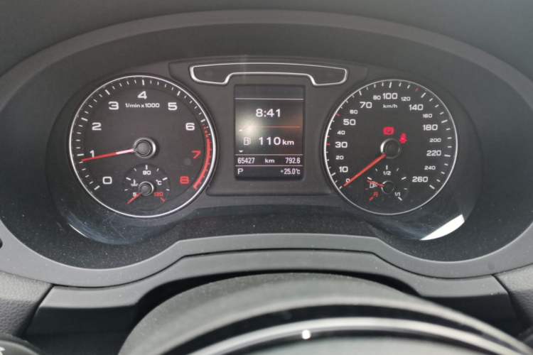 Used Audi Q3 2012 35 TFSI quattro Comfort Model Odometer Close Up