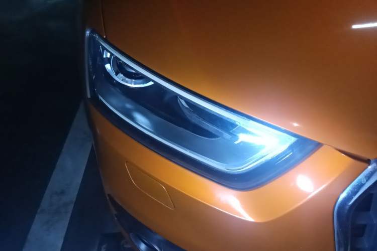 Used Audi Q3 2012 35 TFSI quattro Comfort Model Right Front Headlight