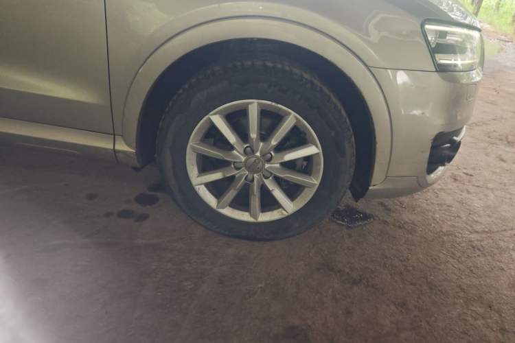 Used Audi Q3 2012 35 TFSI quattro Comfort Model Right Front Wheel Hub