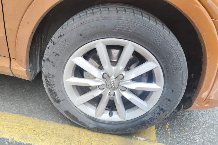 Used Audi Q3 2012 35 TFSI quattro Comfort Model Right Front Wheel Hub