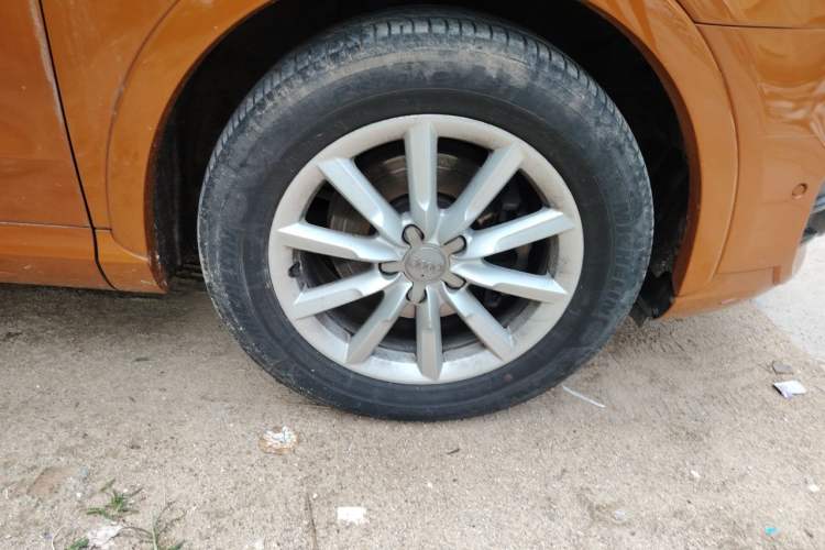 Used Audi Q3 2012 35 TFSI quattro Comfort Model Right Front Wheel Hub
