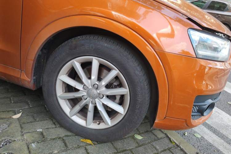 Used Audi Q3 2012 35 TFSI quattro Comfort Model Right Front Wheel Hub