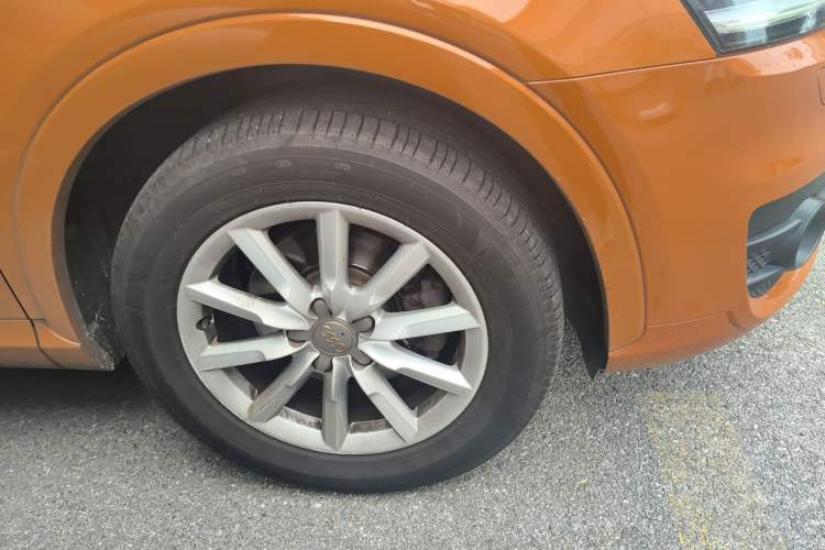 Used Audi Q3 2012 35 TFSI quattro Comfort Model Right Front Wheel Hub