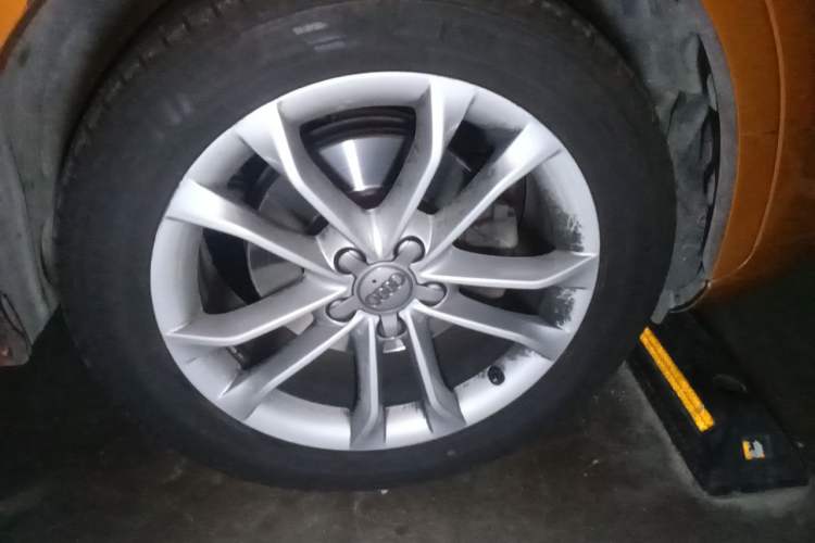 Used Audi Q3 2012 35 TFSI quattro Comfort Model Right Front Wheel Hub
