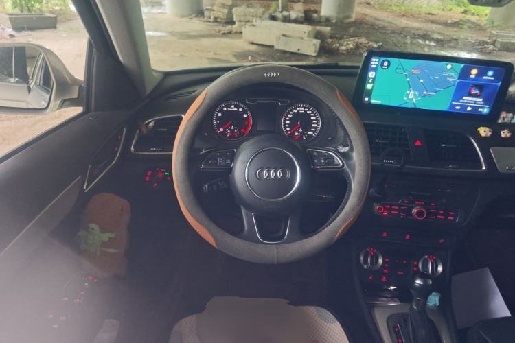 Used Audi Q3 2012 35 TFSI quattro Comfort Model Steering Wheel