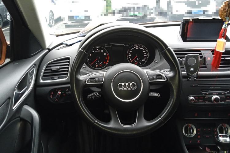 Used Audi Q3 2012 35 TFSI quattro Comfort Model Steering Wheel