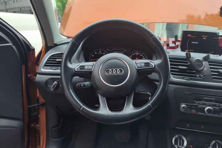 Used Audi Q3 2012 35 TFSI quattro Comfort Model Steering Wheel