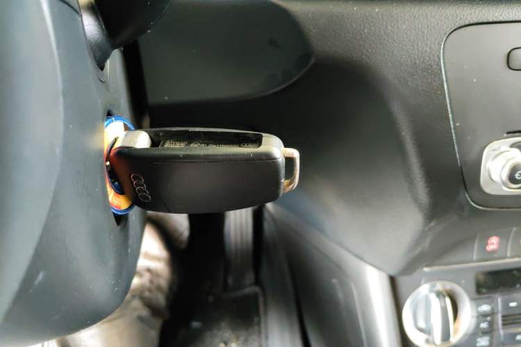 Used Audi Q3 2012 35 TFSI quattro Comfort Model Vehicle Key