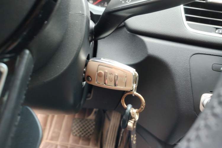 Used Audi Q3 2012 35 TFSI quattro Comfort Model Vehicle Key