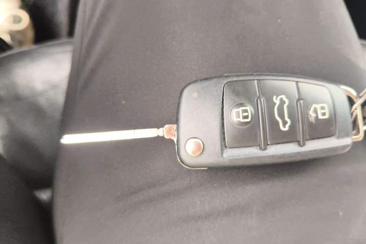 Used Audi Q3 2012 35 TFSI quattro Comfort Model Vehicle Key