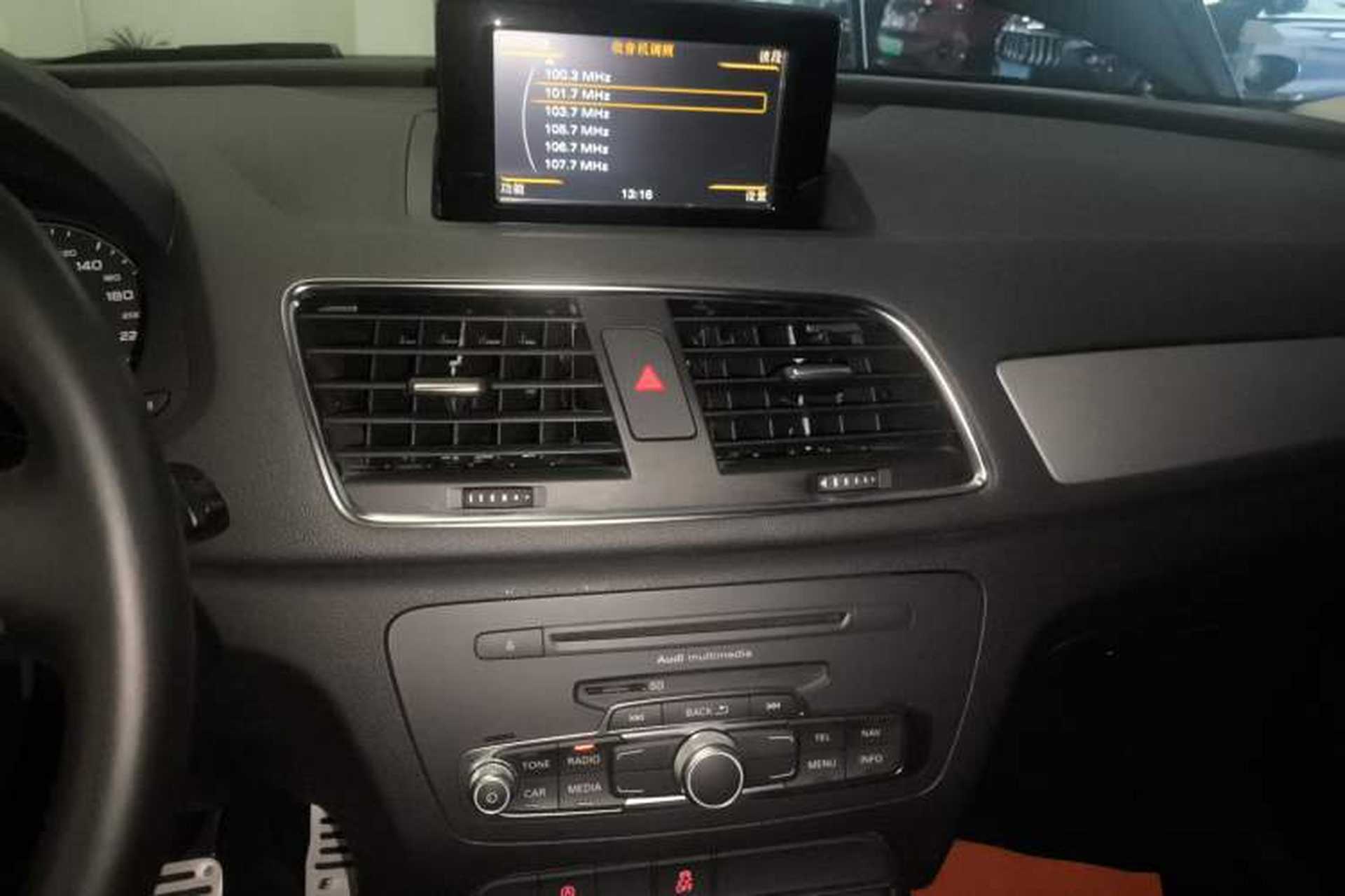 Used Audi Q3 2013 35 TFSI Ambition Edition Audio And AC Panel