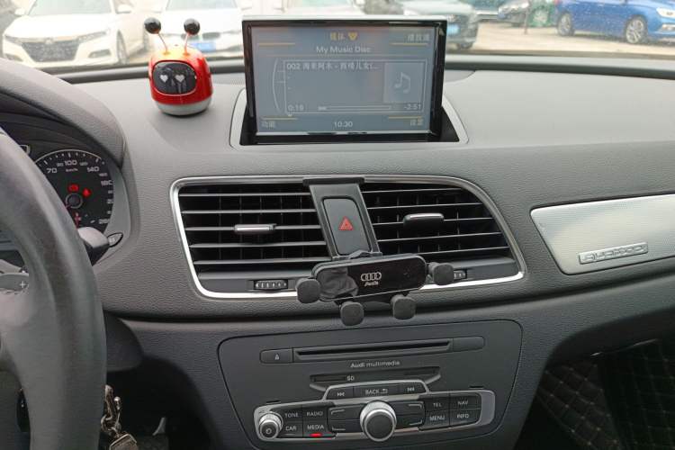 Used Audi Q3 2013 35 TFSI quattro Technology Edition Audio And AC Panel