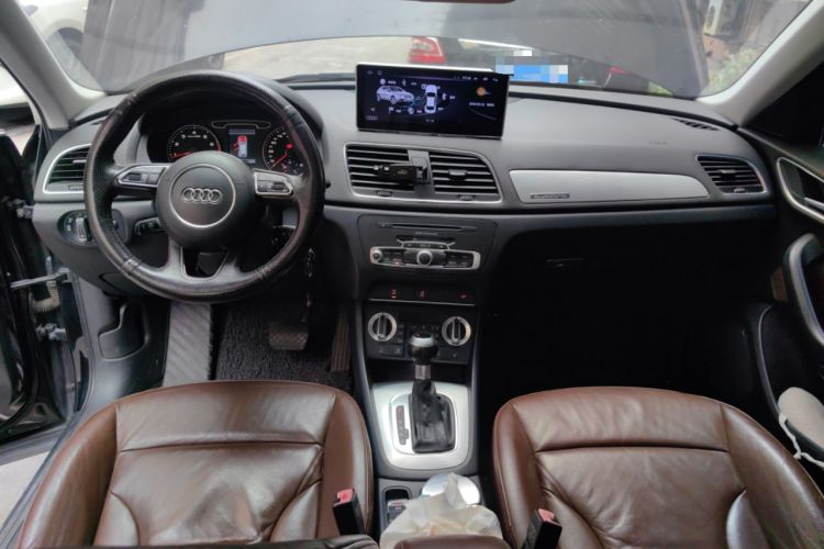 Used Audi Q3 2013 35 TFSI quattro Technology Edition Center Console