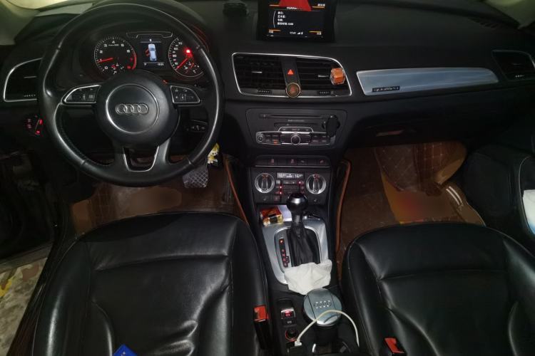 Used Audi Q3 2013 35 TFSI quattro Technology Edition Center Console